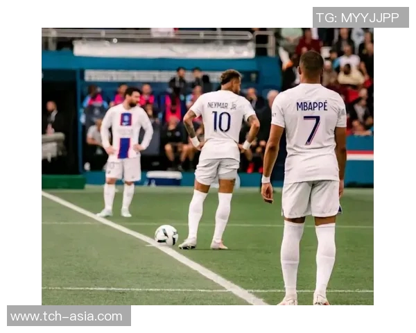 巴黎圣日耳曼4-0大胜皇家马德里，梅西内马尔双星闪耀