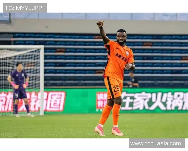 拜合拉木精彩破门助力球队逆转胜利展现卓越球技与团队合作精神